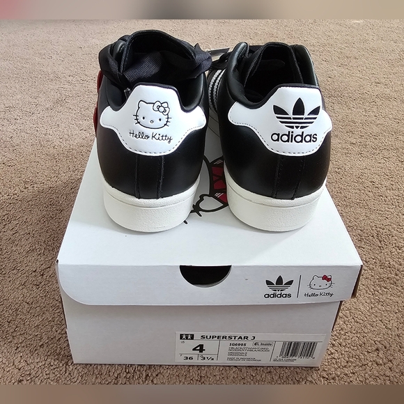 Adidas Hello Kitty Superstar - Picture 2 of 5